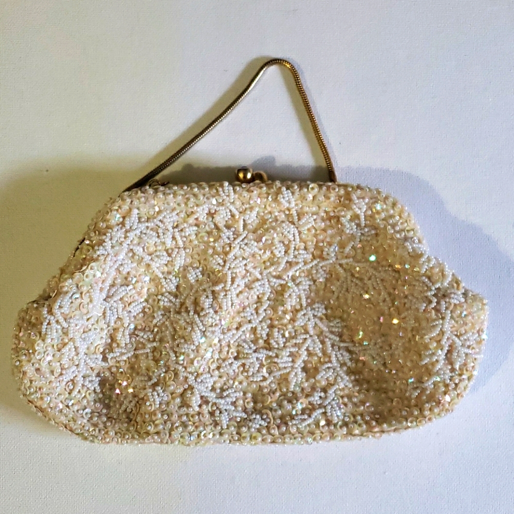 Beaded clutch